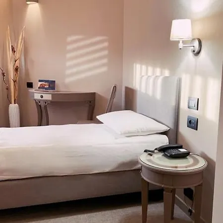 Hotell Hotel Motel Top 4*