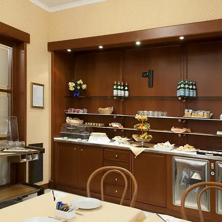 Hotel Motel Top Hotell 4*